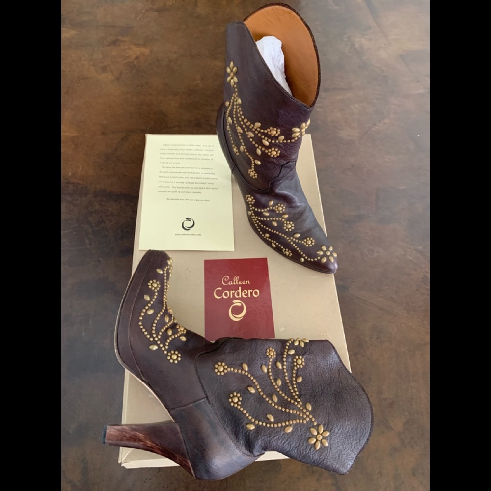 Victoria Brown Boots